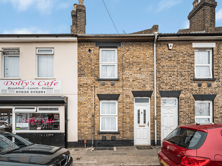 2/3 Bedroom Terraced House in Strood, ME2